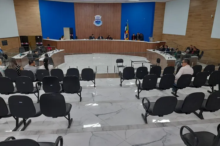 Brumado: Vereadores derrubam vetos do prefeito e mantêm emendas da LOA de 2024