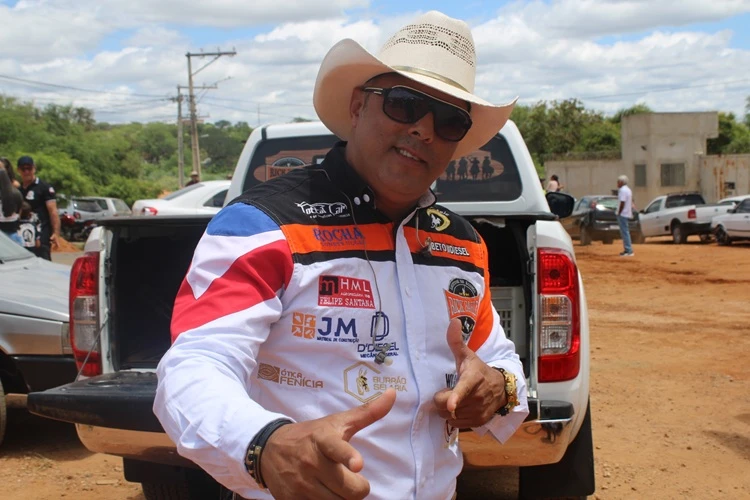 Rick Bahia abrilhanta locução na Cavalgada dos Santos Reis em Brumado