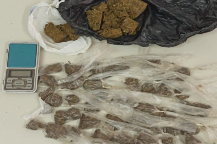 38ª CIPM apreende drogas durante abordagem a indivíduo suspeito em Carinhanha