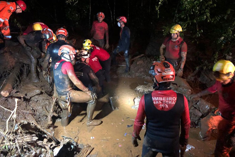 Com mais 10 vítimas em 24h, total de mortes por chuvas em Minas Gerais vai a 19