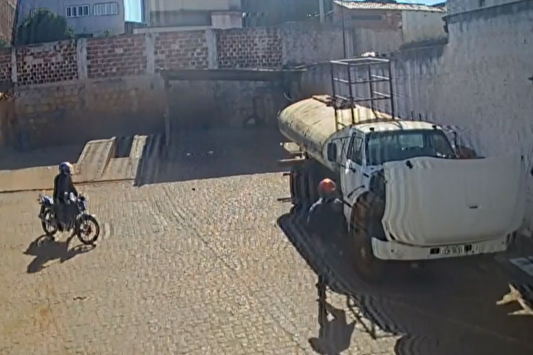 Vídeo mostra homem alvejado no tórax em tentativa de homicídio em Caculé