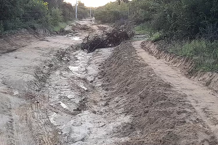Brumado: Estrada de Furado Maria Nova ainda está esburacada e sem atenção da prefeitura