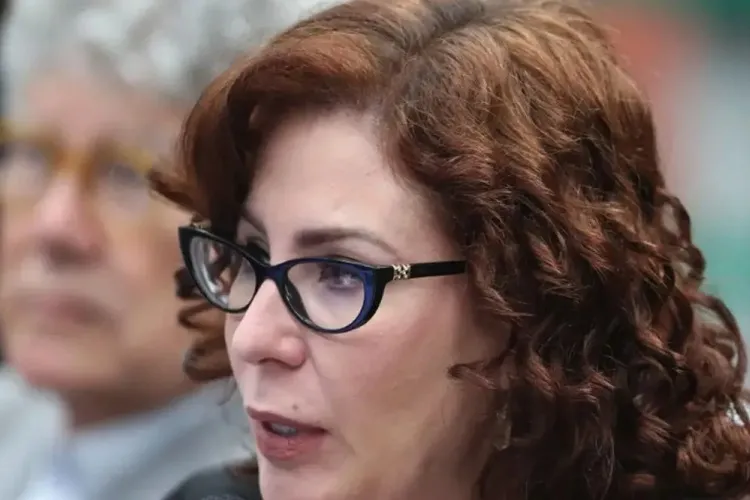 STF confirma condenação e mantém execução de pena contra Carla Zambelli