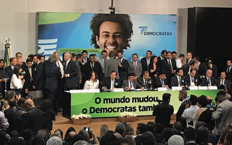 ACM Neto é eleito presidente nacional do DEM