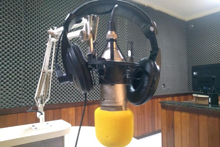 A caminho da rádio, locutor é imobilizado, agredido e ameaçado durante assalto em Brumado