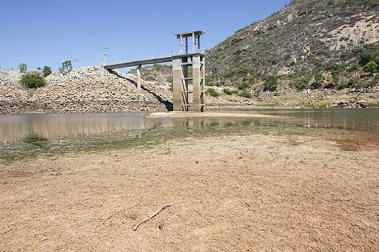 Paramirim realiza manifestação contra obra do governo estadual na barragem do Zabumbão