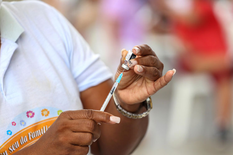 Oito em cada dez brasileiros defendem a vacinação obrigatória, revela Ipsos