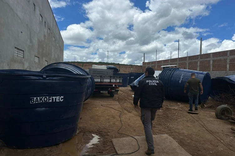 Denúncia leva à apreensão de 41 caixas d’água desviadas em Poções