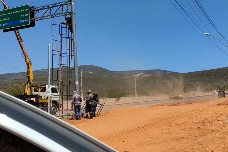 Brumado: Pórtico de entrada da BA-148 é relocado para região da Lagoa do Arroz