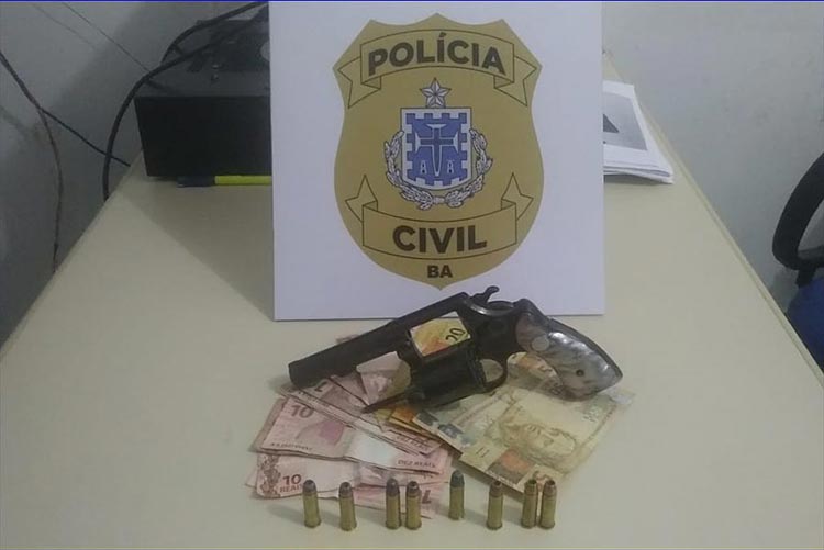 Brumado: Polícia Civil apreende arma após denúncia anônima
