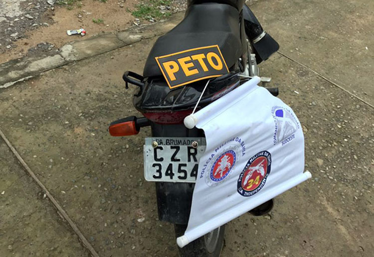 PM apreende moto com sinais identificadores suprimidos no Bairro Novo Brumado