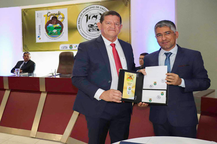 Cerimônia marca o lançamento do carimbo e do selo comemorativo dos 100 anos de Caculé