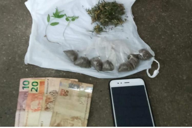 Homem é preso com drogas em residência na cidade de Barra da Estiva