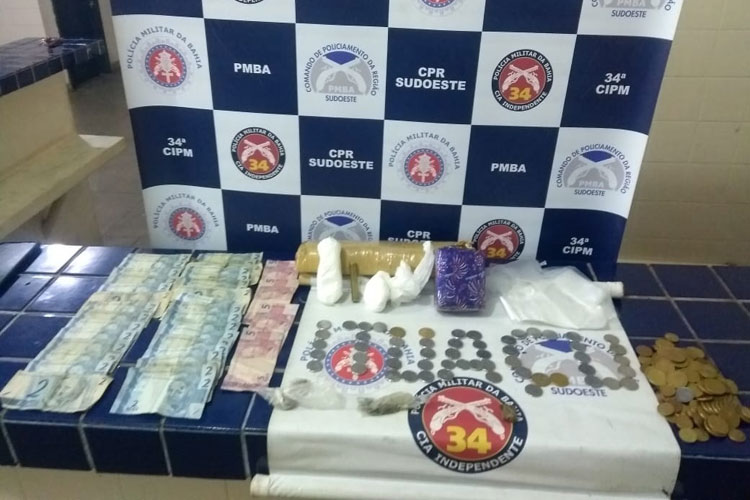 Ituaçu: Duas pessoas são presas com quase 2 kg de drogas no Povoado de Tranqueiras