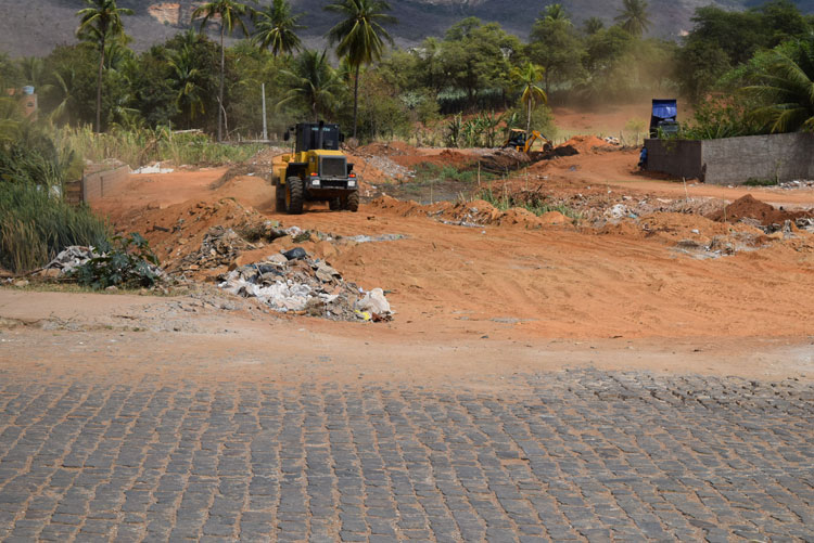 Prefeitura altera rota do Riacho do Sapé visando aumentar oferta de vias comerciais em Brumado