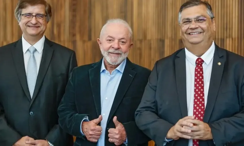 Lula indica Flávio Dino para vaga no STF e Paulo Gonet para a PGR