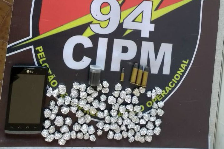 Caetité: PM apreende 104 pedras de crack com suspeito de tráfico de drogas