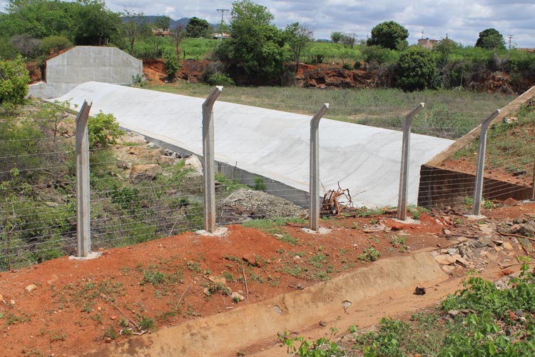 Embasa realiza obras de manutenção na Barragem do Rio do Antônio em Brumado