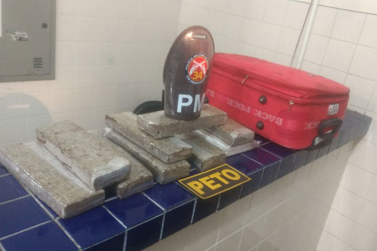 Brumado: PM apreende 9 kg de drogas dentro de bagageiro de ônibus da Novo Horizonte