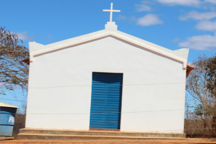 Brumado: Bandidos arrombam igreja na Fazenda São José e furtam diversos objetos