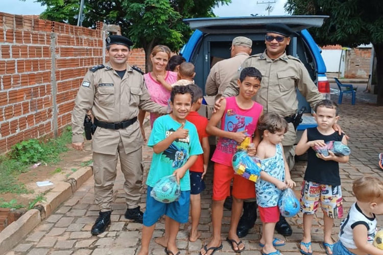 4ª CIPM realiza a 3ª edição do Natal Solidário em Macaúbas