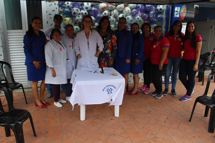 Vacinação itinerante contra o sarampo é realizada no centro comercial de Brumado