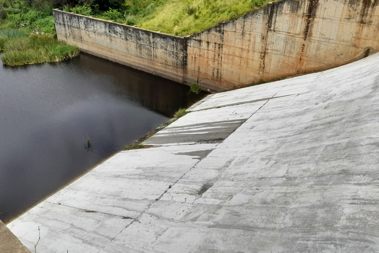 Brumado: Inema aguarda conclusão de laudo após vistoria em vazamento na Barragem do Rio do Antônio