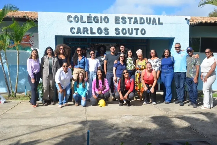 Colégio Estadual Carlos Souto monta litoteca para estudos geológicos em Rio de Contas