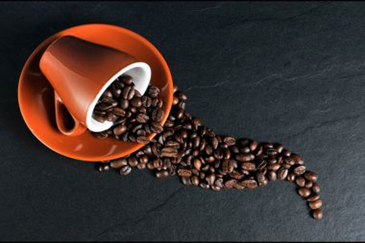 Consumo de café antes de exercício físico aumenta risco de infarto, aponta estudo