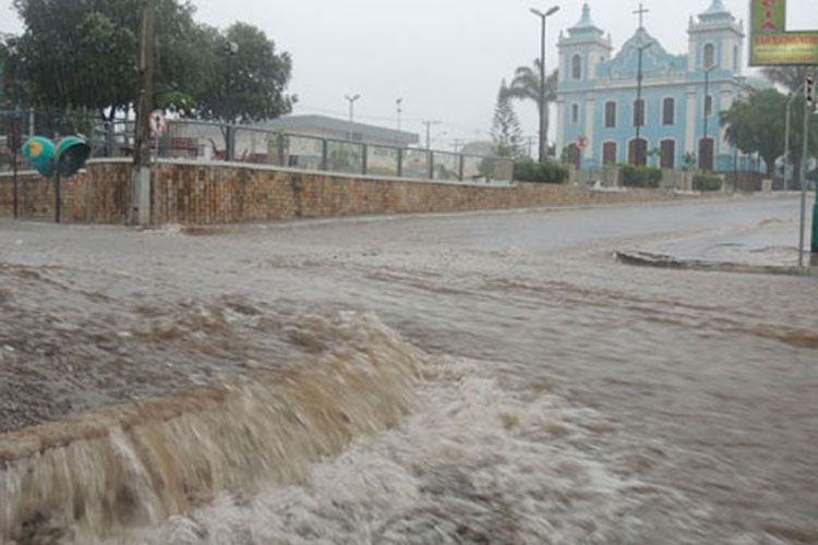 Brumado: Clima Tempo emite alerta de tempestades com 250 mm de chuvas