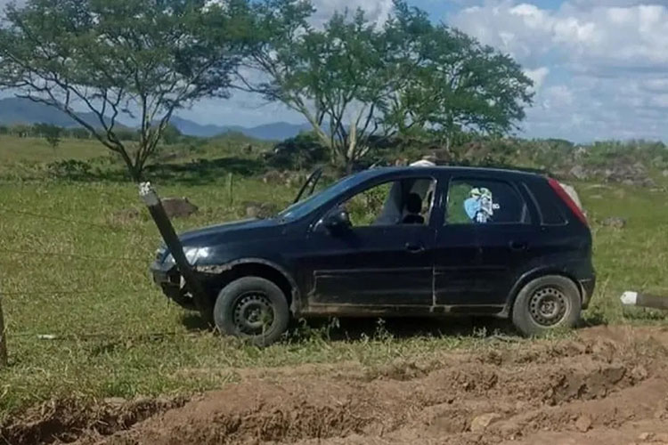 Homem é morto a tiros dentro de carro no interior da Bahia