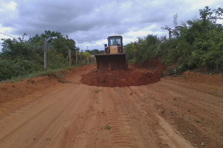 Caculé: Prefeitura investe na recuperação de estradas entre o município e Guajeru