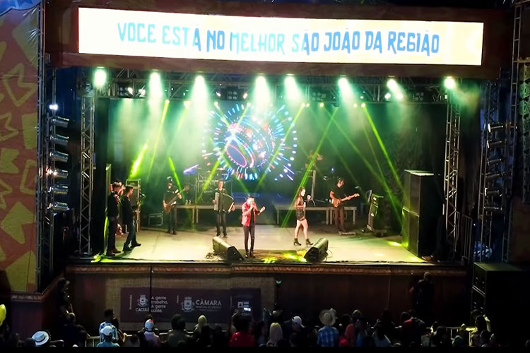 João Neto & Frederico e Catuaba com Amendoim encerram São João de Caculé