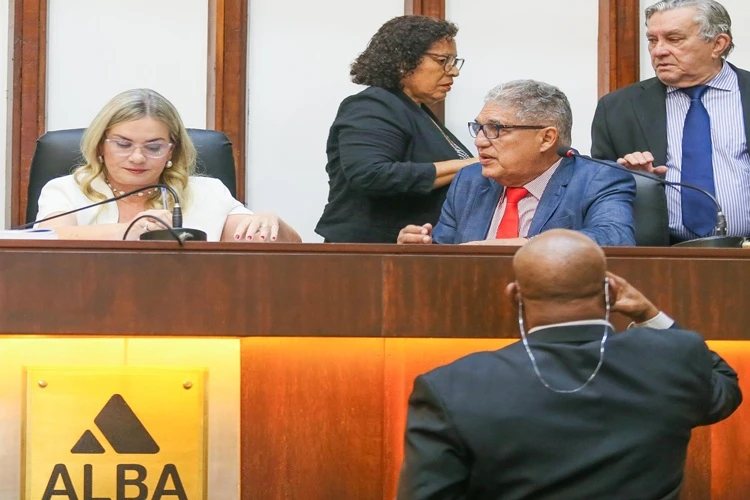 Sem acordo AL-BA não vota orçamento 2026 e aprova empréstimo no BNDES