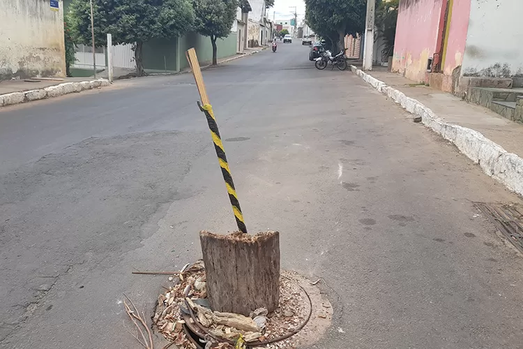 Brumado: 'Preocupar com os buracos', criticam moradores sobre mudança de nome de avenida