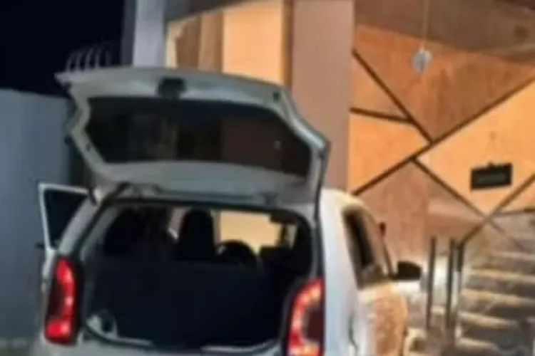 Homem é preso suspeito de roubar carro, perder controle da direção e invadir loja em Conquista