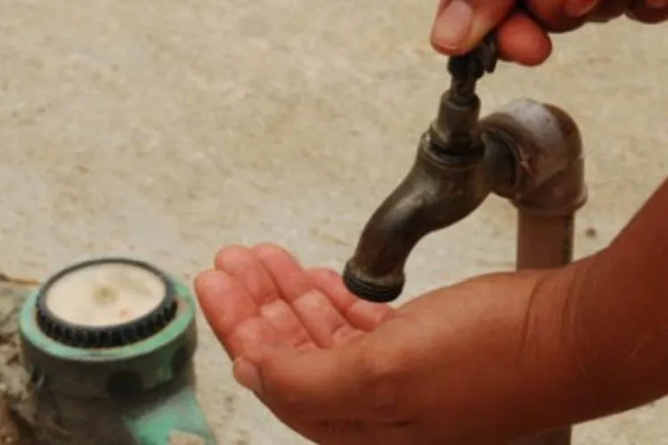 '20 dias sem água nas torneiras', diz revoltado morador da comunidade Furado dos Veados