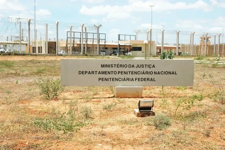 Pela 1ª vez, presos fogem de uma penitenciária federal de segurança máxima