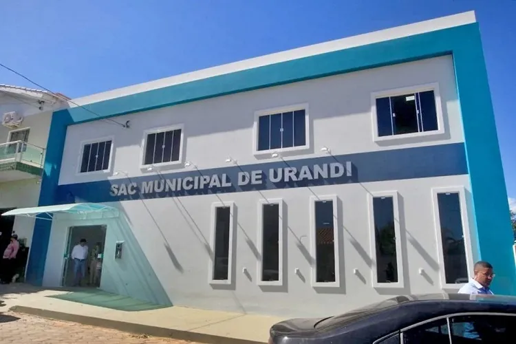 Jerônimo Rodrigues entrega obras de infraestrutura e serviços em Urandi