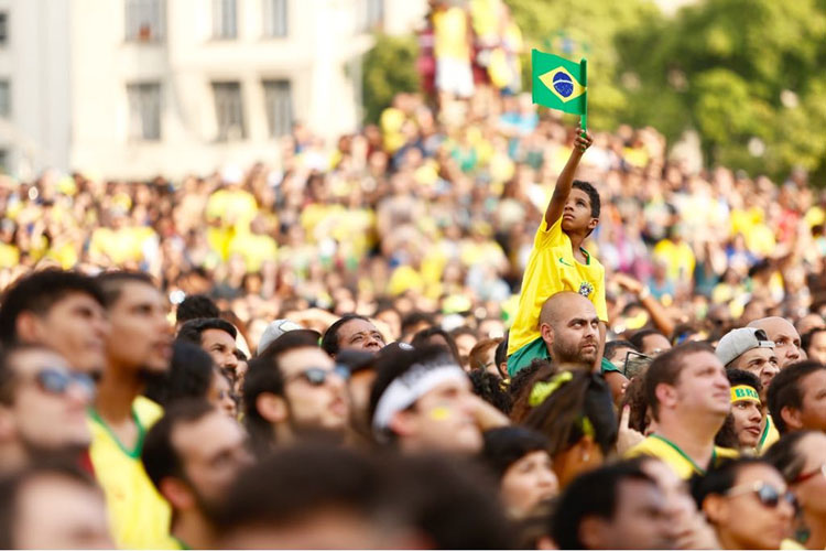 População brasileira chega a 208,5 milhões