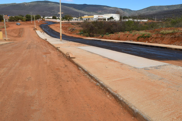 Brumado: Pavimentação asfáltica do acesso ao Ifba deve ser concluída até o final desta semana