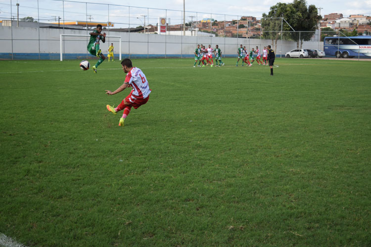 Brumado é goleado por Conquista, mas passa à próxima fase do Intermunicipal de Futebol