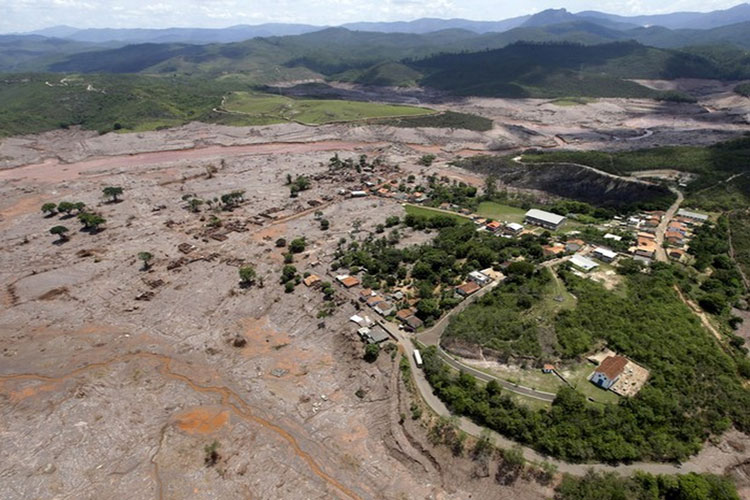 Justiça suspende processo contra a Samarco e 22 réus pela tragédia de Mariana