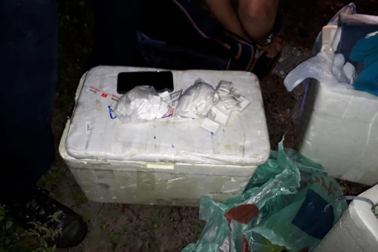 Homem é preso em ônibus no trevo de Malhada de Pedras com 195 papelotes de cocaína