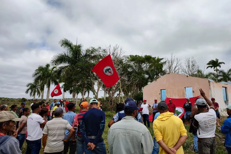 Integrantes do MST ocupam duas fazendas na região da Chapada Diamantina