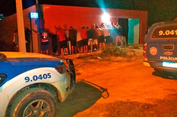 Festa clandestina com 55 pessoas é encerrada na cidade de Oliveira dos Brejinhos