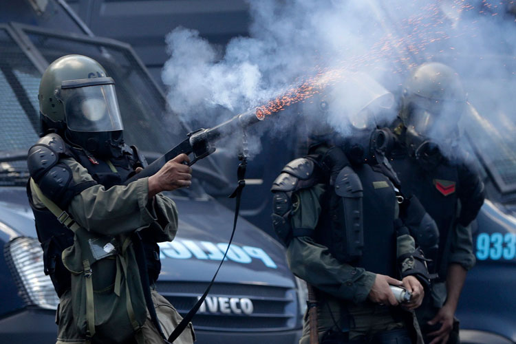 Protestos suspendem reforma da previdência na Argentina