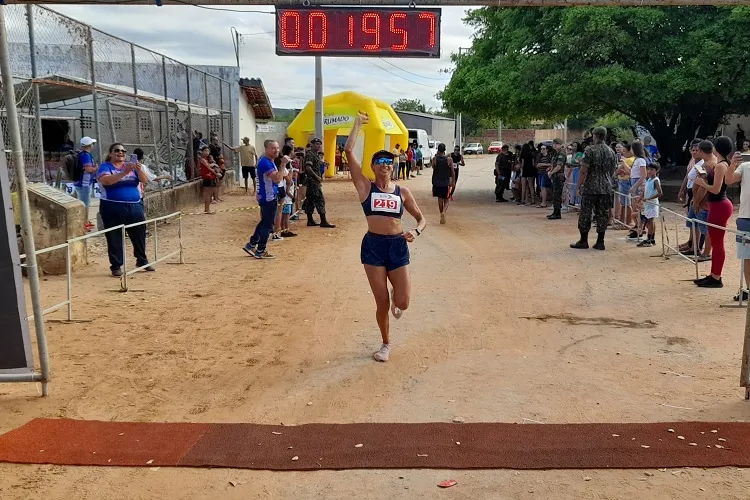 Vencedora da Meia Maratona do Terrão expõe falta de apoio do poder público em Brumado