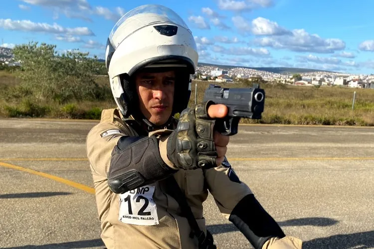 Livramento de Nossa Senhora: PM é reconhecido em Curso Básico de Motociclista Policial