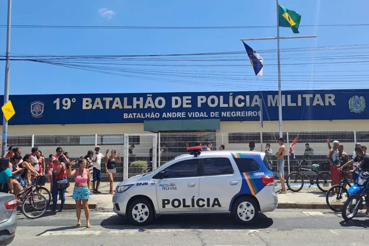 PM mata esposa, invade batalhão no Recife, atira em colegas e se mata